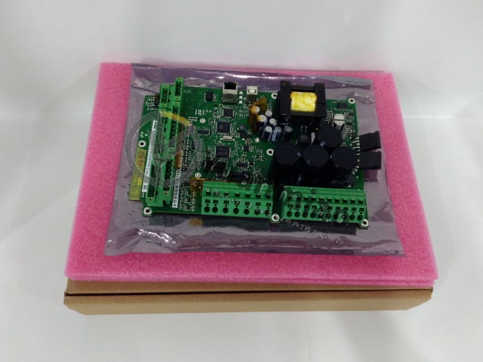 ABB 3BHE029594R1102  PP D239 A1102:PEC80-MINI  机器人控制器